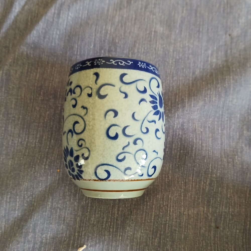 Tea Cup with blue flower design New x 1